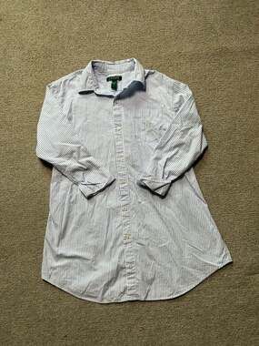 Lauren Ralph Lauren Women's Blue and White Striped Long Sleeve Button-Down Shirt